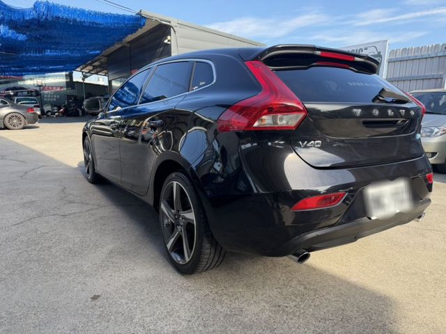 2014年 V40 T4 豪華版 (實際配備以現場實車為準)  第4張相片