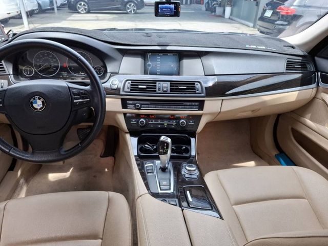 2012年BMW 528 I 經典F10  (實際配備以現場實車為準)  第6張相片