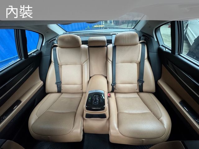 BMW寶馬 750LI  第13張相片