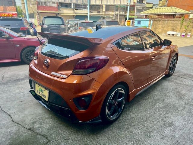 HYUNDAI現代 VELOSTER  第2張相片