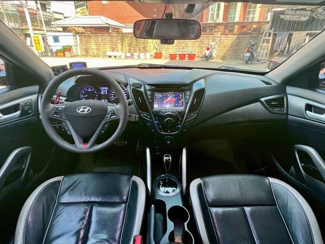HYUNDAI現代 VELOSTER  第5張相片