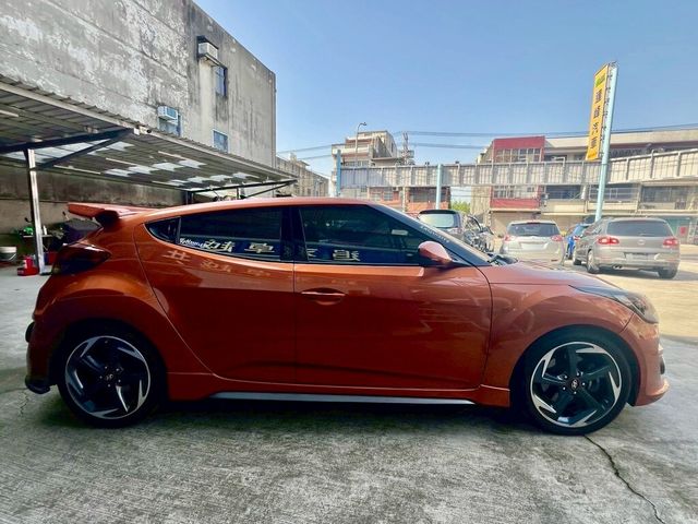 HYUNDAI現代 VELOSTER  第10張相片