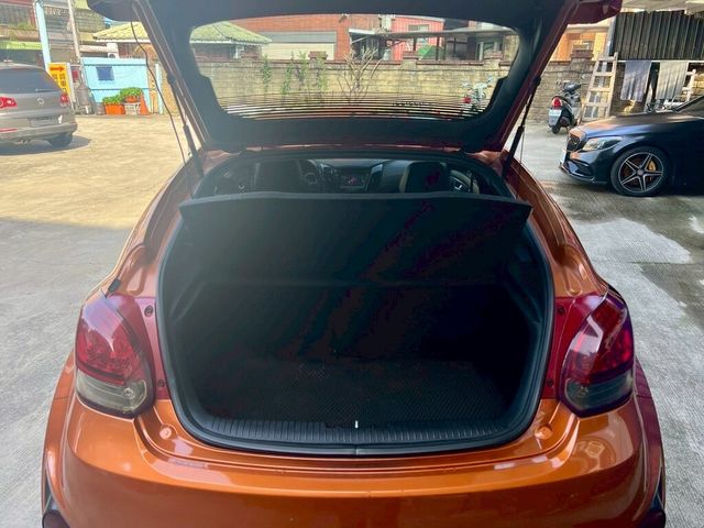 HYUNDAI現代 VELOSTER  第12張相片