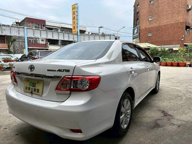 TOYOTA豐田 ALTIS  第2張相片