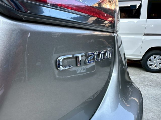 LEXUS凌志 CT200H  第16張相片