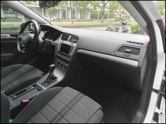 VOLKSWAGEN福斯 GOLF  第6張相片