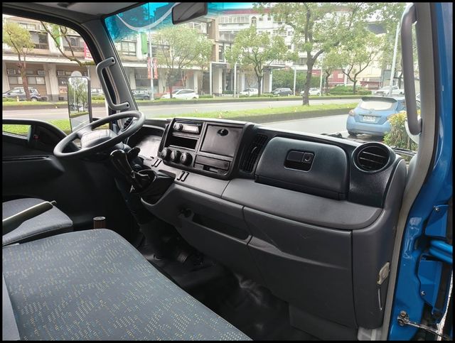 MITSUBISHI三菱 CANTER  第6張相片