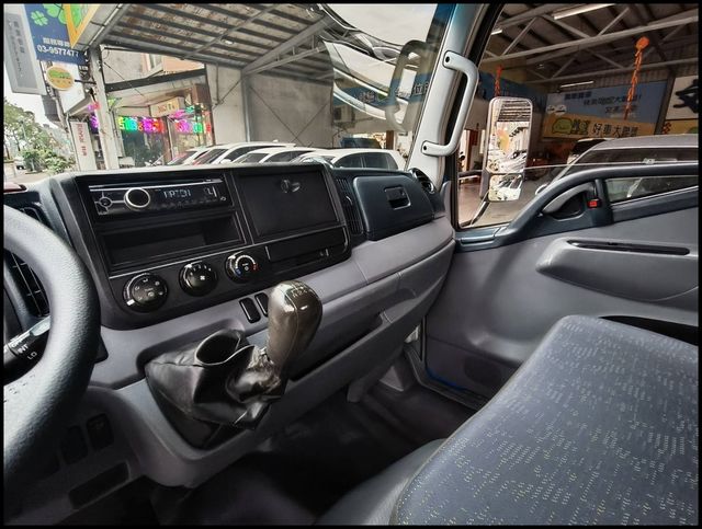 MITSUBISHI三菱 CANTER  第7張相片