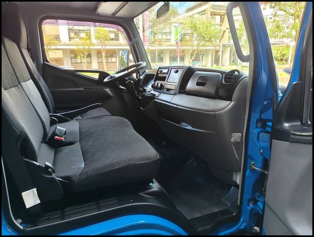MITSUBISHI三菱 CANTER  第10張相片