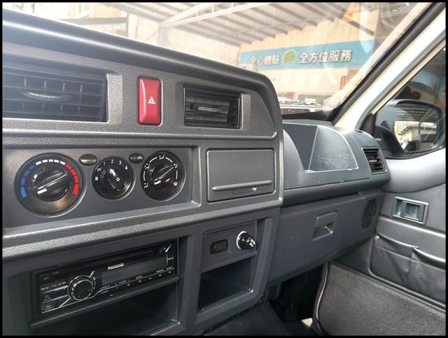 MITSUBISHI三菱 DELICA  第10張相片