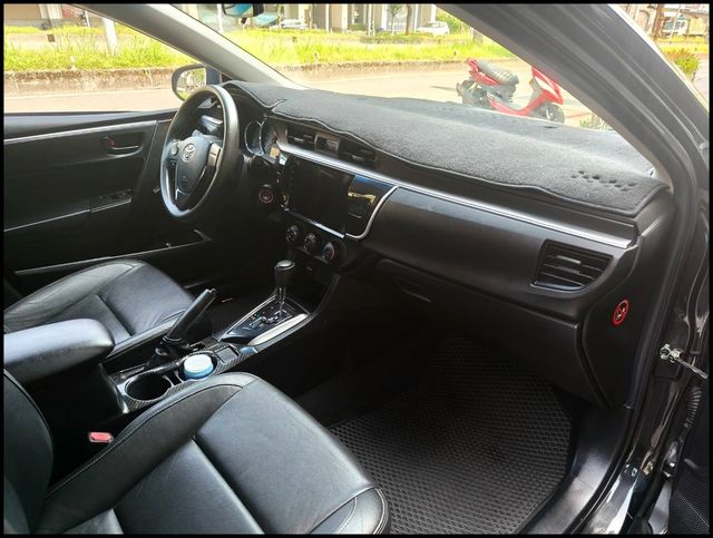 TOYOTA豐田 ALTIS  第6張相片