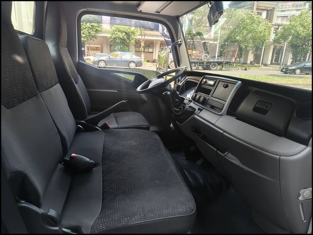 MITSUBISHI三菱 CANTER  第6張相片