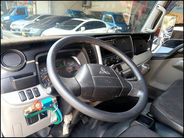 MITSUBISHI三菱 CANTER  第8張相片