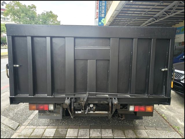 MITSUBISHI三菱 CANTER  第9張相片
