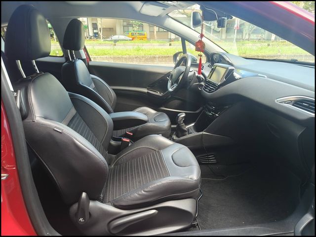 PEUGEOT寶獅 208  第13張相片