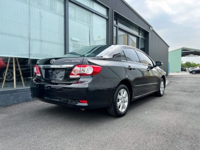 TOYOTA豐田 ALTIS  第2張相片