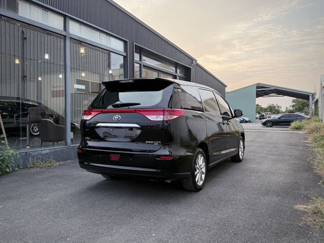 TOYOTA豐田 PREVIA  第2張相片
