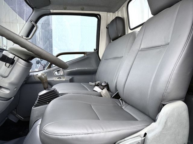 MITSUBISHI三菱 CANTER  第8張相片