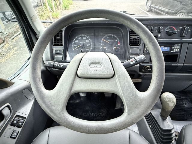 MITSUBISHI三菱 CANTER  第9張相片