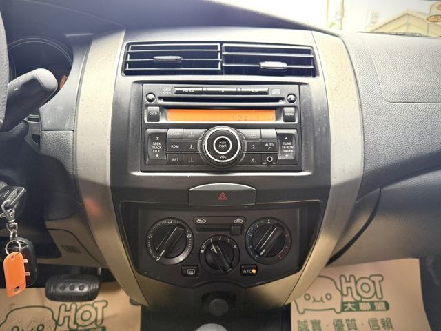 NISSAN日產 LIVINA  第11張相片