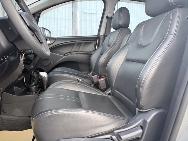MITSUBISHI三菱 COLT PLUS  第7張相片