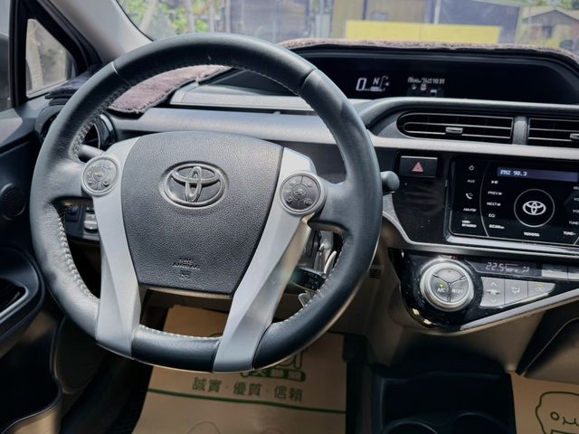 TOYOTA豐田 PRIUS C  第11張相片
