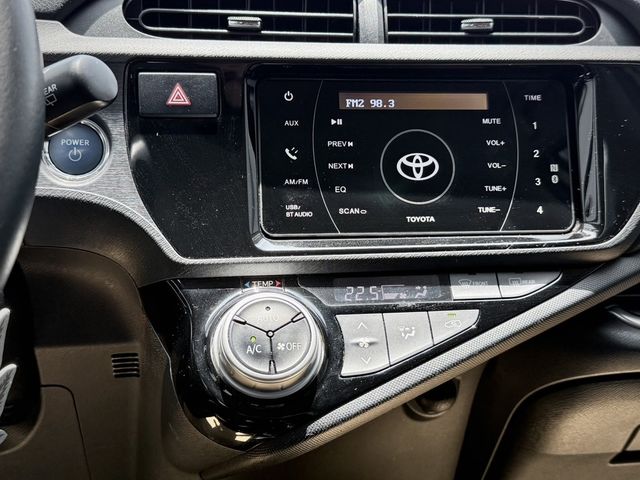 TOYOTA豐田 PRIUS C  第13張相片