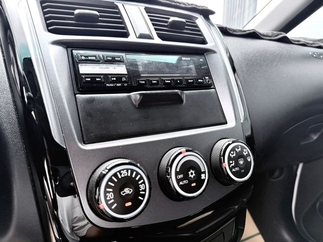 MITSUBISHI三菱 COLT PLUS  第11張相片