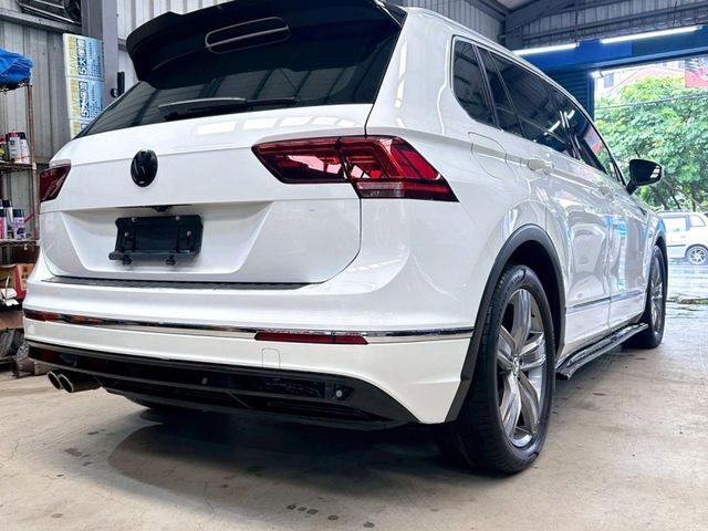 2016年Volkswagen Tiguan 330 TSI Highline 選配R-Line套件 數位儀錶板 ACC跟車 電尾門  Car Play  第2張相片