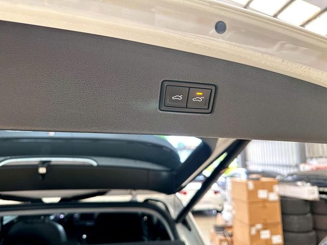 2016年Volkswagen Tiguan 330 TSI Highline 選配R-Line套件 數位儀錶板 ACC跟車 電尾門  Car Play  第4張相片