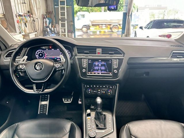 2016年Volkswagen Tiguan 330 TSI Highline 選配R-Line套件 數位儀錶板 ACC跟車 電尾門  Car Play  第5張相片