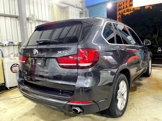 2014年BMW X5 xDrive35i  全景天窗 電尾門 摸門 定速 循跡防滑 雙前電動座椅 記憶座椅  第2張相片