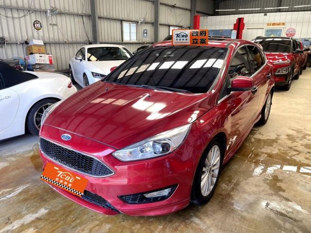 2018 Ford Focus 5D EcoBoost 180頂級運動型 原版件 可認證 天窗 自動停車系統 AEB自動緊急煞車系統 車道變換輔助 系統 HID頭燈 可認證 可配合鑑定試車 全額貸  第1張相片