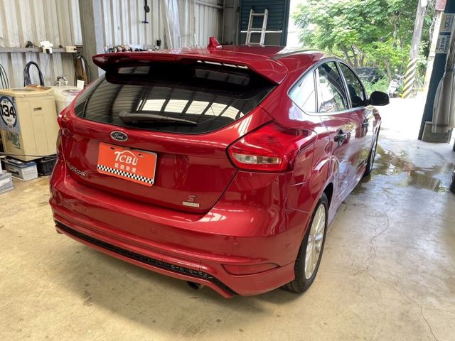 2018 Ford Focus 5D EcoBoost 180頂級運動型 原版件 可認證 天窗 自動停車系統 AEB自動緊急煞車系統 車道變換輔助 系統 HID頭燈 可認證 可配合鑑定試車 全額貸  第2張相片