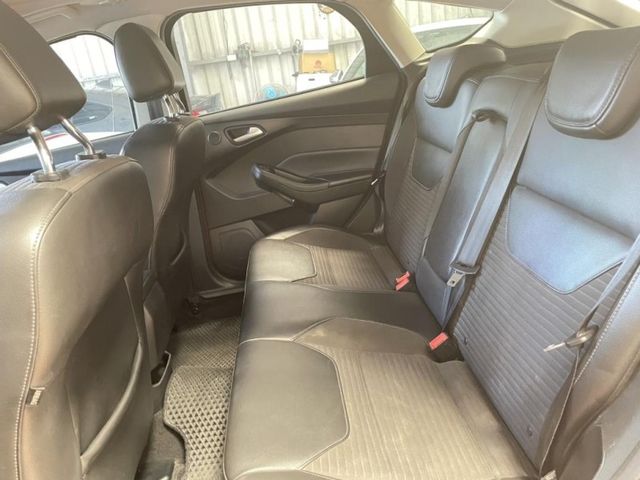 2018 Ford Focus 5D EcoBoost 180頂級運動型 原版件 可認證 天窗 自動停車系統 AEB自動緊急煞車系統 車道變換輔助 系統 HID頭燈 可認證 可配合鑑定試車 全額貸  第8張相片