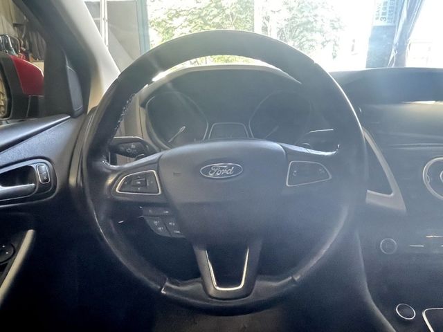2018 Ford Focus 5D EcoBoost 180頂級運動型 原版件 可認證 天窗 自動停車系統 AEB自動緊急煞車系統 車道變換輔助 系統 HID頭燈 可認證 可配合鑑定試車 全額貸  第10張相片