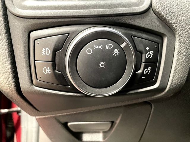 2018 Ford Focus 5D EcoBoost 180頂級運動型 原版件 可認證 天窗 自動停車系統 AEB自動緊急煞車系統 車道變換輔助 系統 HID頭燈 可認證 可配合鑑定試車 全額貸  第12張相片