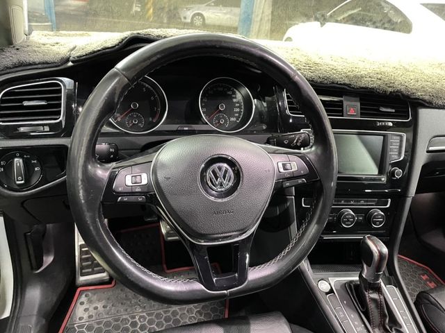 Volkswagen 福斯 Golf  第2張相片
