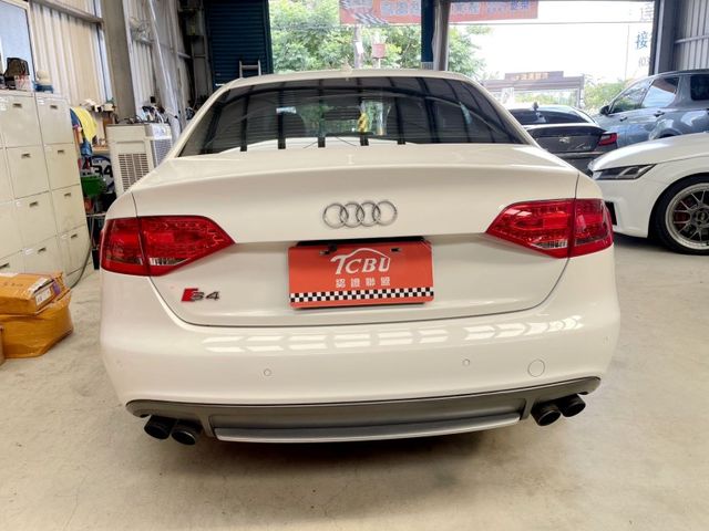 Audi S4  第8張相片
