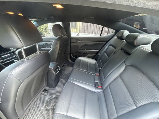 2020 Hyundai Elantra Sport  換檔撥片 Car Play I-KEY 分區溫控 定速巡航 倒車顯影 認證車  第2張相片
