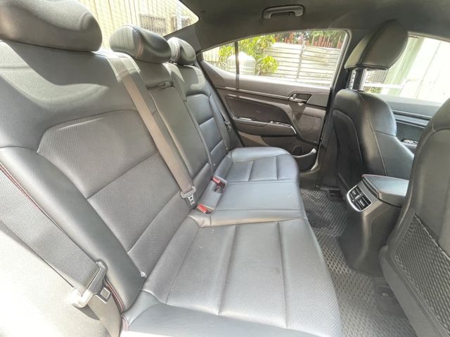 2020 Hyundai Elantra Sport  換檔撥片 Car Play I-KEY 分區溫控 定速巡航 倒車顯影 認證車  第3張相片
