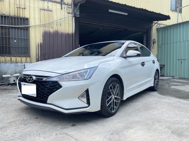 2020 Hyundai Elantra Sport  換檔撥片 Car Play I-KEY 分區溫控 定速巡航 倒車顯影 認證車  第5張相片