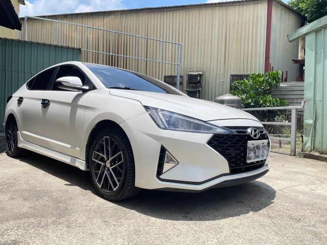 2020 Hyundai Elantra Sport  換檔撥片 Car Play I-KEY 分區溫控 定速巡航 倒車顯影 認證車  第6張相片