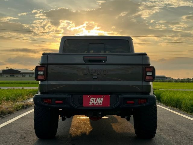 全車行照變更 絞盤/兼供曳引/置放架  配備太多 參考富昱汽車臉書粉絲專頁  第20張相片