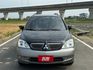 倒車顯影 電動座椅 恆溫空調 電折 後枕頭螢幕 一手車 內外如新 只要9萬8  第2張縮圖