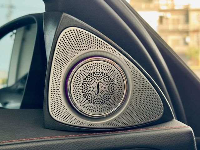 車主改裝 安卓機含Apple Carplay  64色車內氛圍燈 渦輪出風口 副駕駛AMG飾板 高音旋轉柏林  第14張相片
