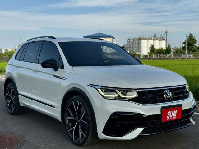 R專屬21輪圈/30種顏色車室氣氛燈/無線Apple CarPlay/Android Auto/抬頭顯示器/ACC  第2張相片