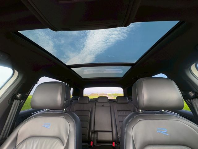 R專屬21輪圈/30種顏色車室氣氛燈/無線Apple CarPlay/Android Auto/抬頭顯示器/ACC  第15張相片