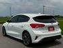 免鑰匙啟動 摸門感應 換檔播片 旋轉式排檔 衛星導航 Apple Car Play 無線充電 雙區恆溫 B&O音響 抬顯  第18張縮圖
