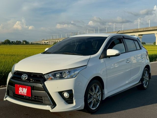 原鈑 僅跑5萬1千公里 I-key 摸門 恆溫 衛星導航 藍芽 倒車影像 數位電視 16吋鋁圈 全車空力套件  第4張相片